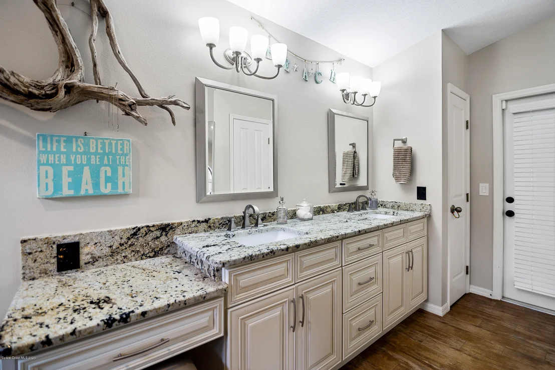 Photo of 809 Brookstone Drive