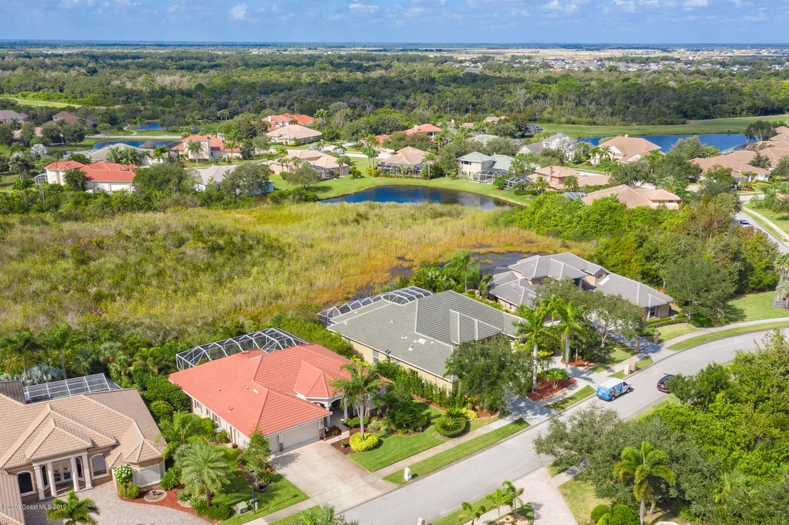 Photo of 824 Chatsworth Drive