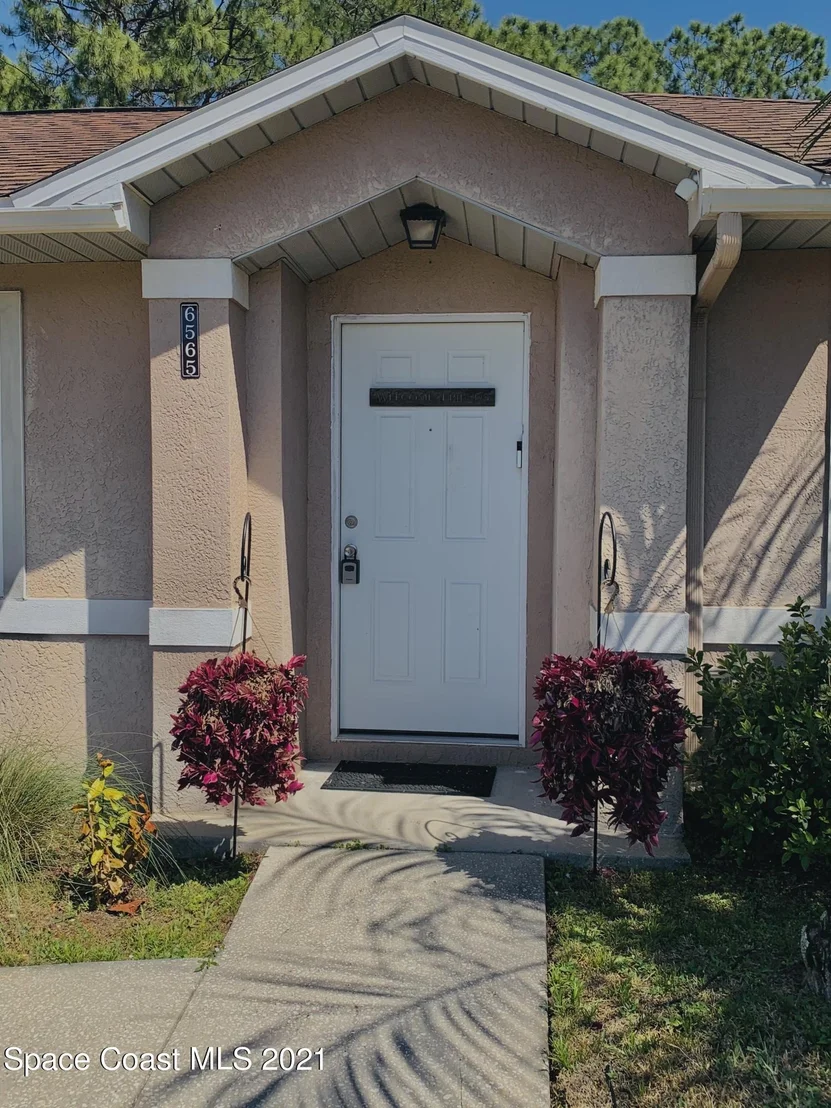 Photo of 6565 Dock Avenue