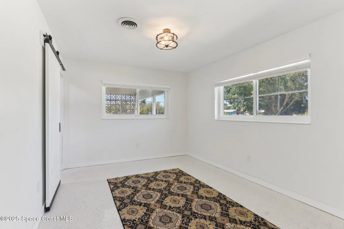 Photo of 231 5th Avenue