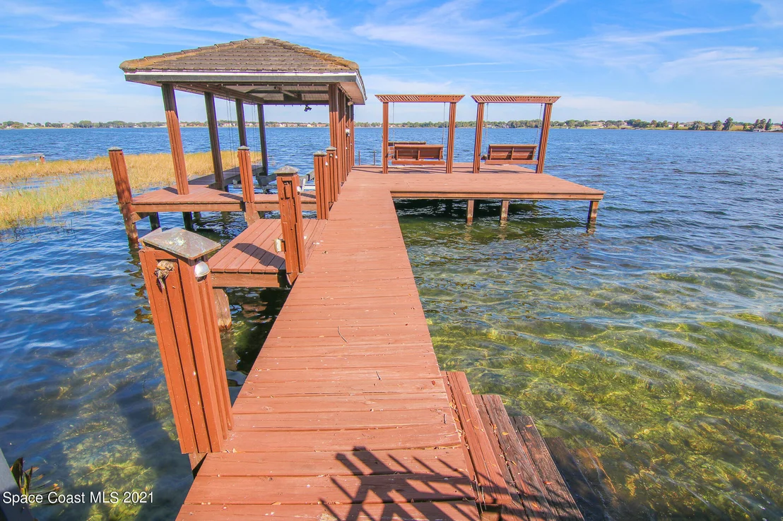 Photo of 228 Mclean Point