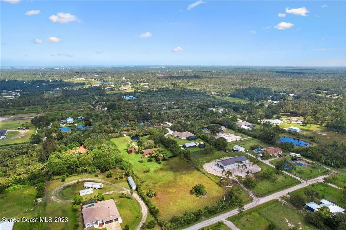 Photo of 2660 Weber Road
