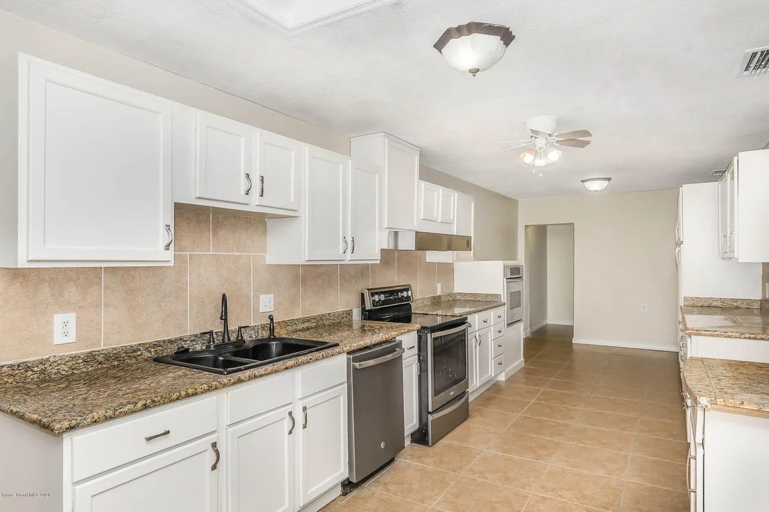 Photo of 2525 Coconut Drive