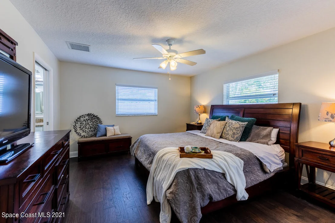 Photo of 391 Riverview Lane