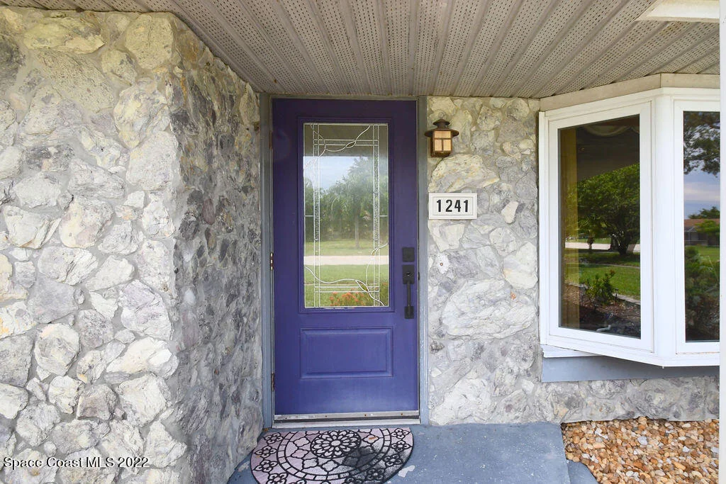 Photo of 1241 Riviera Drive NE