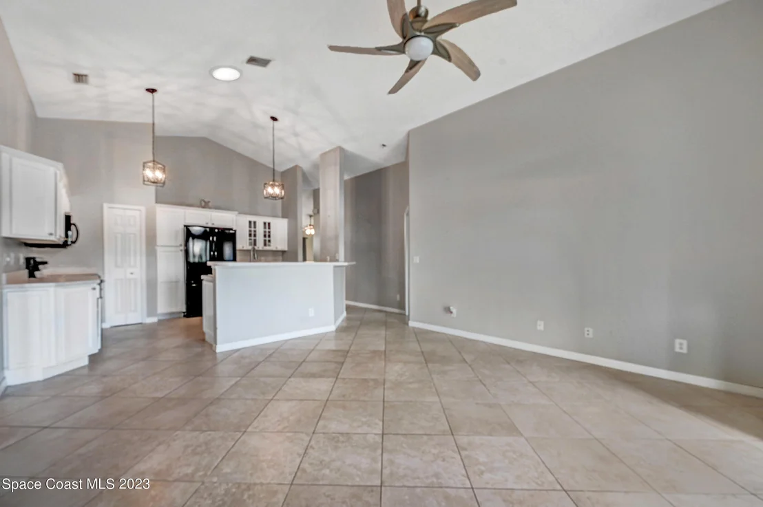 Photo of 895 Shaw Circle