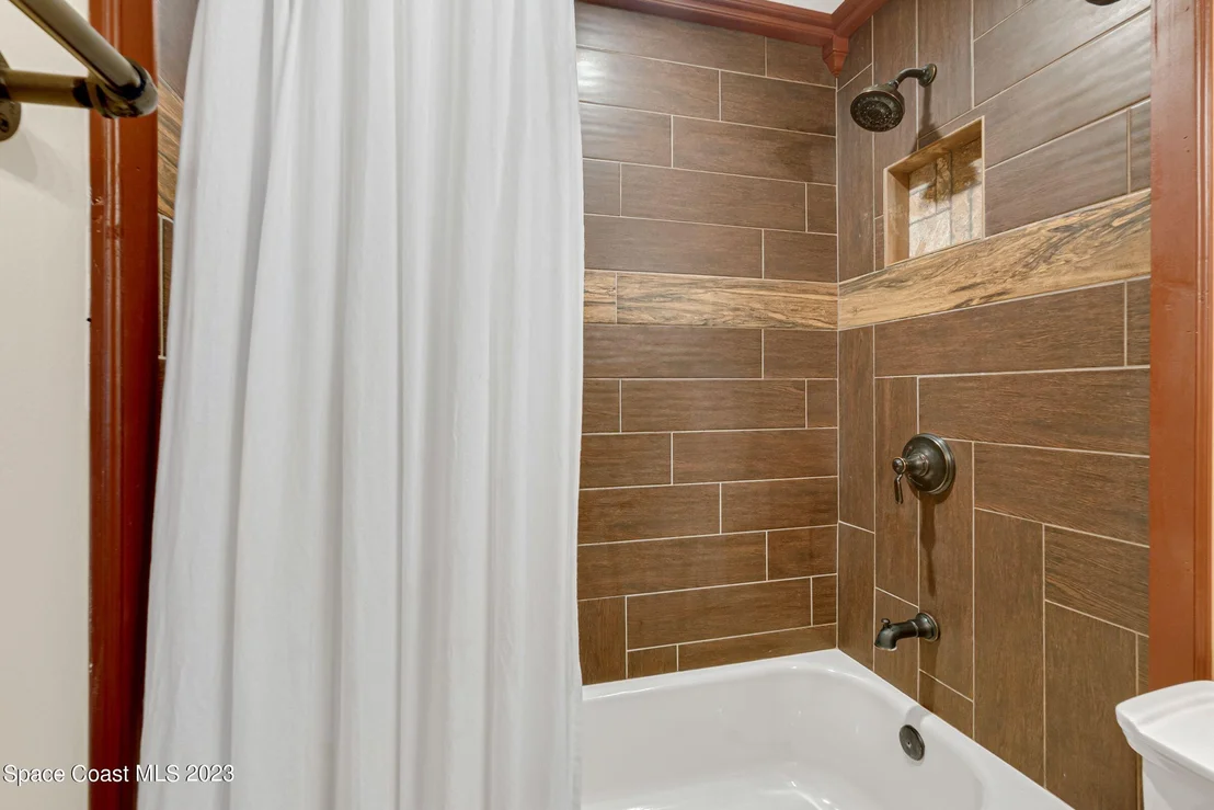 Photo of 1718 Bruman