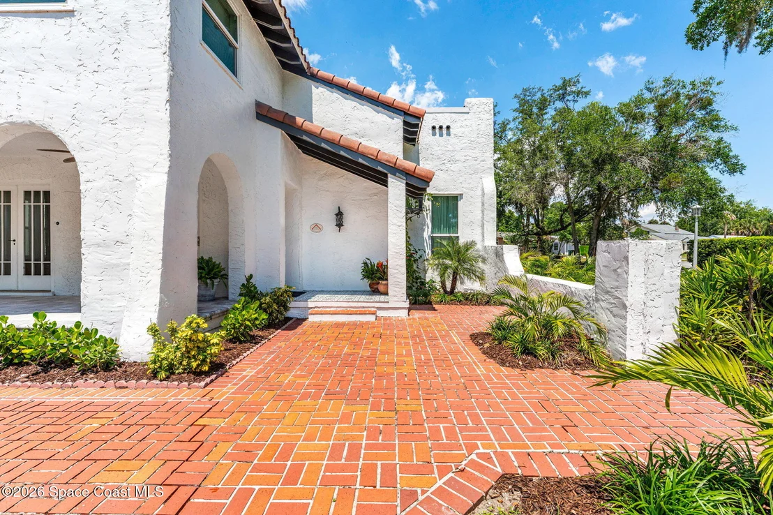 Photo of 121 Circle Drive