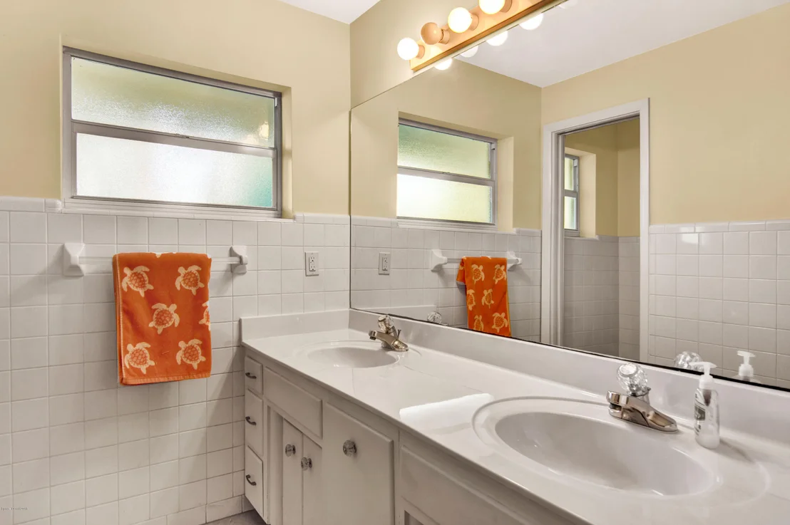 Photo of 413 Sunset Boulevard