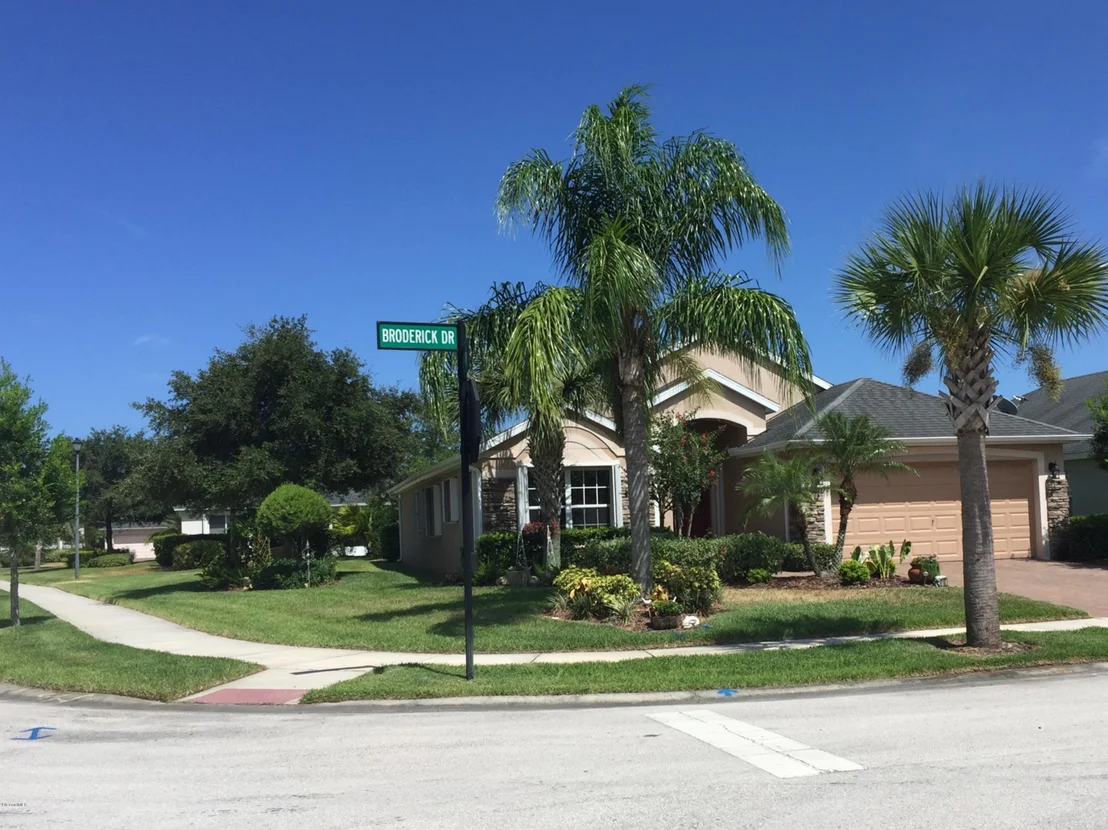 Photo of 7107 Broderick Drive