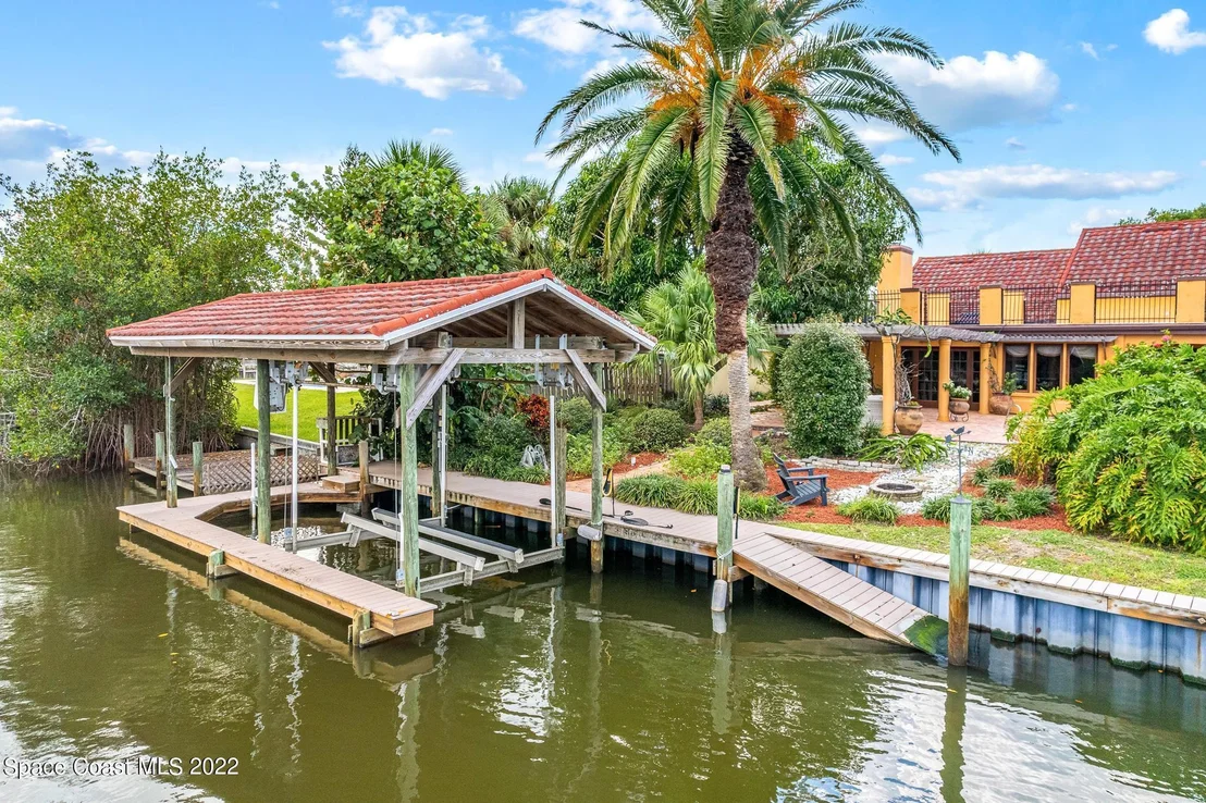 Photo of 442 Riverview Lane