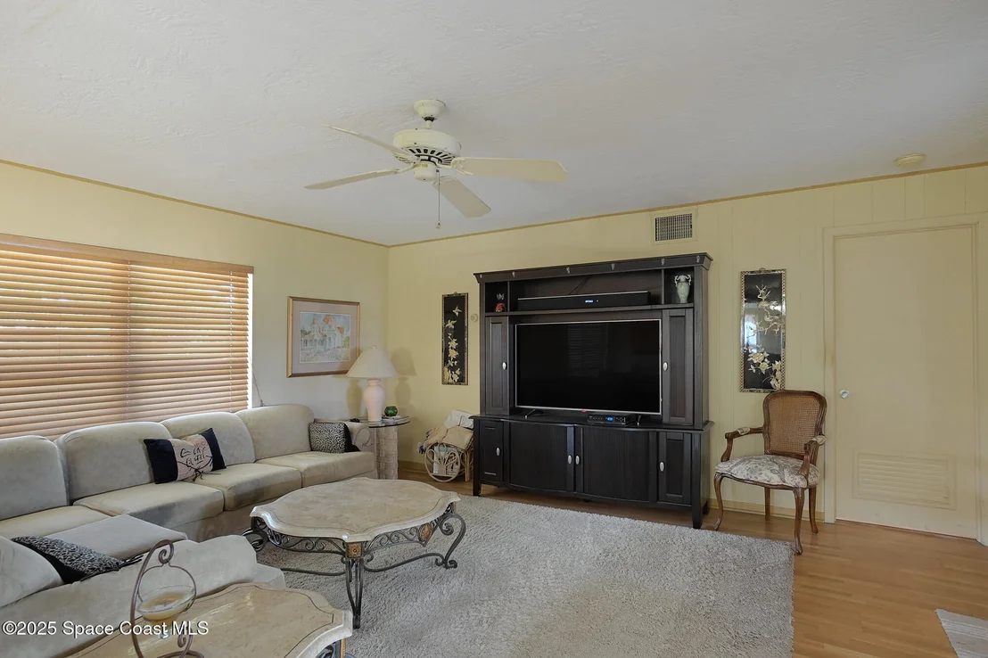 Photo of 2105 Barracuda Avenue