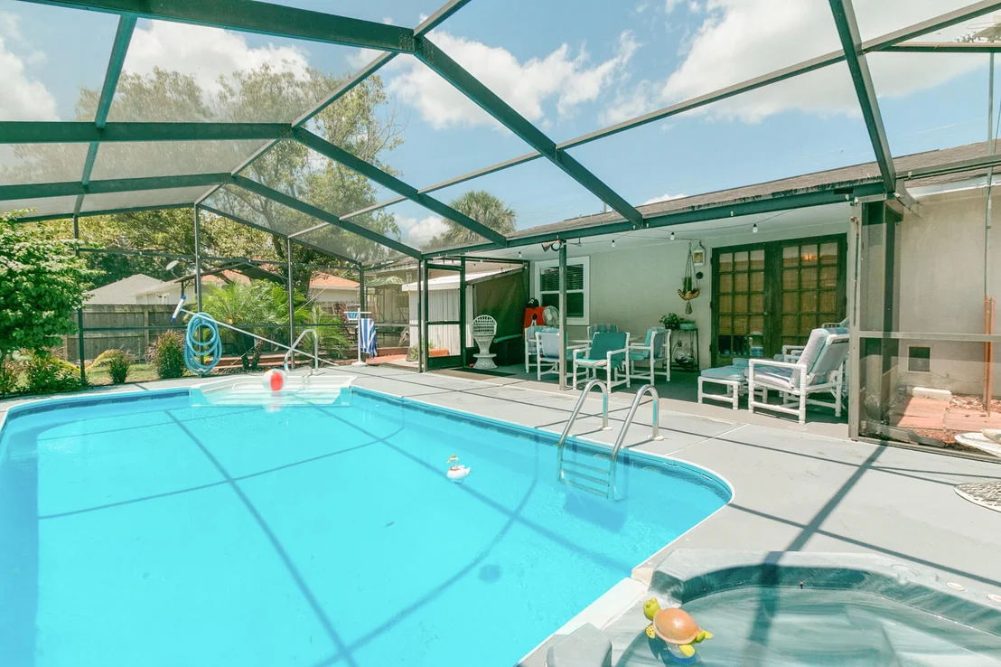 Photo of 5595 Fairbridge Street
