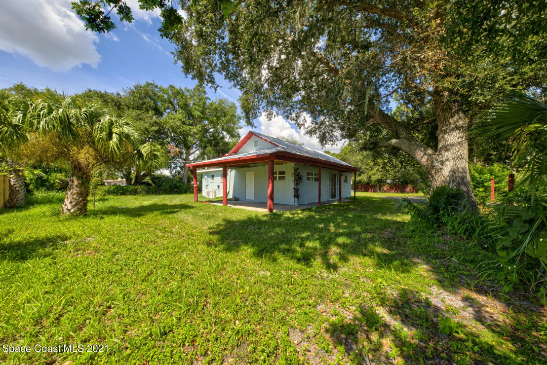 Photo of 651 N Range Road