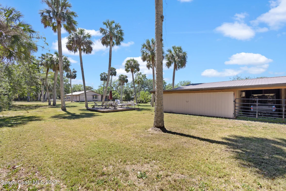 Photo of 2490 Lake Drive