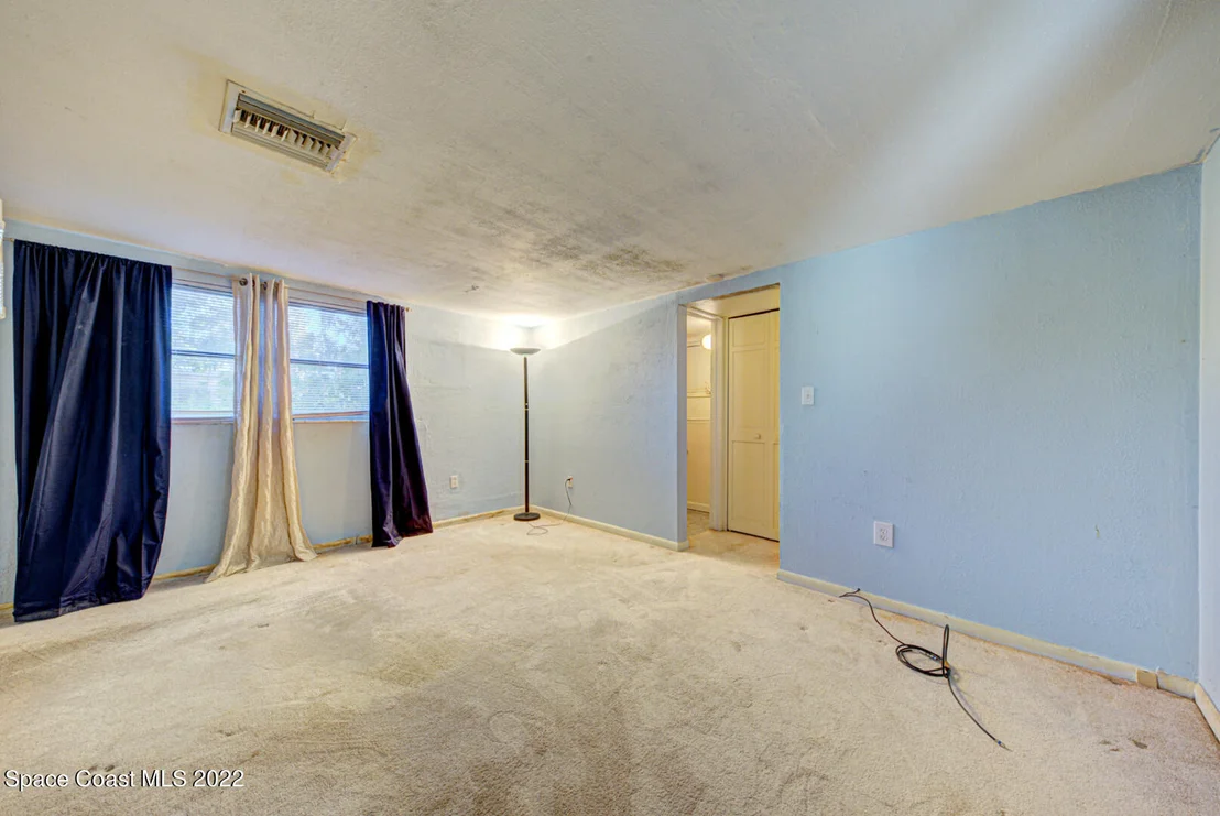 Photo of 325 Orchid Boulevard