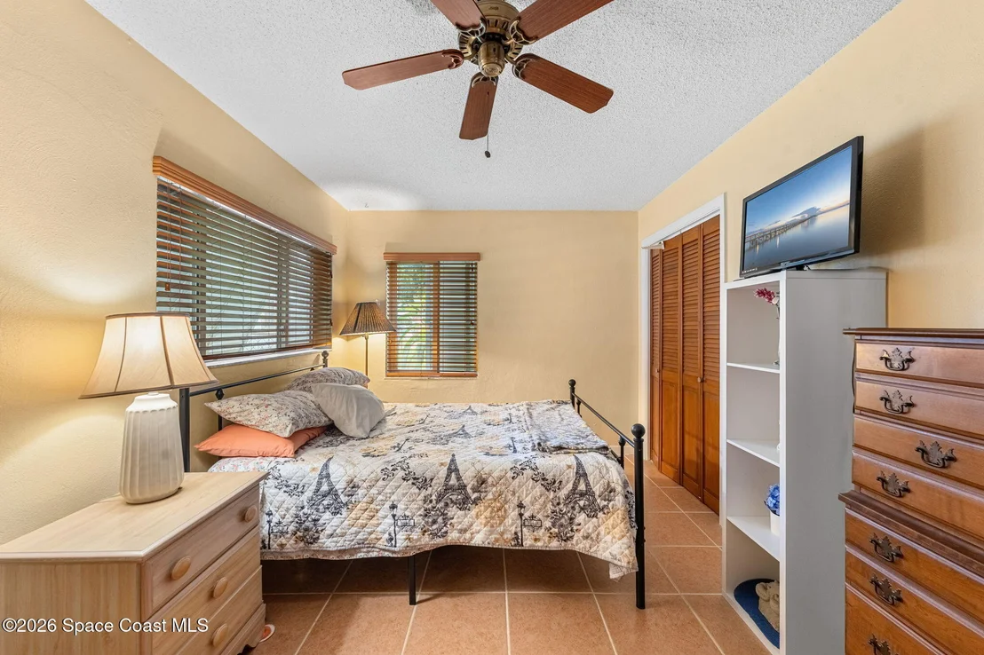 Photo of 241 Avenida Central
