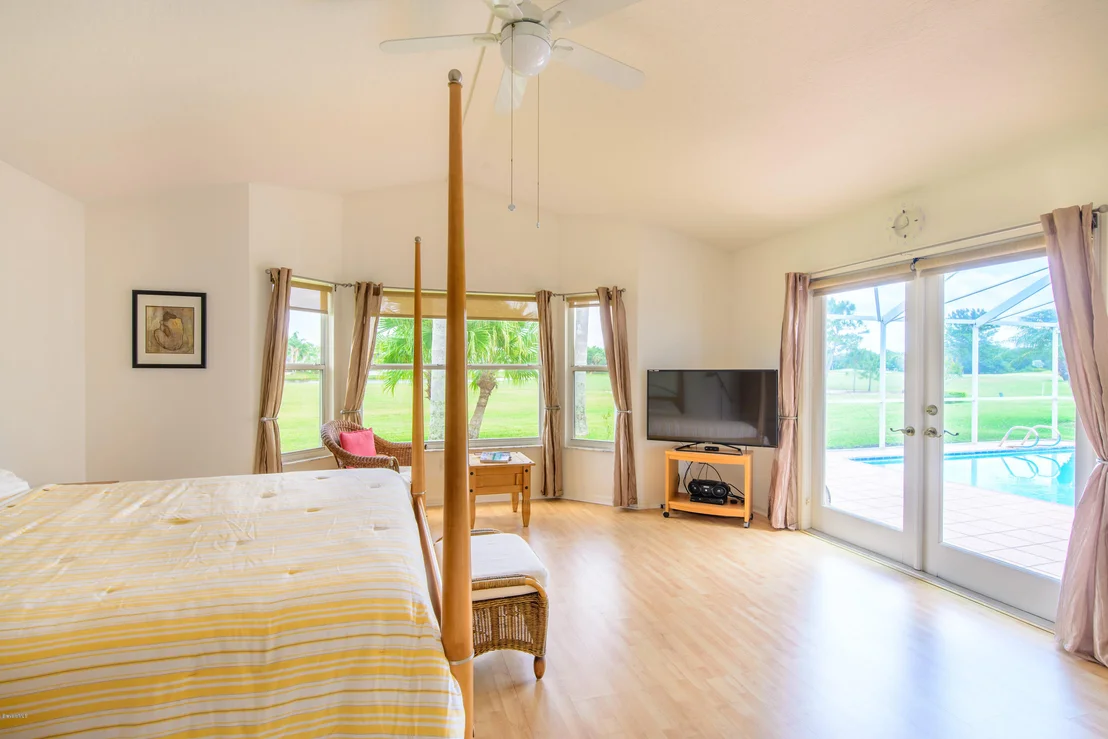 Photo of 864 Palm Brook Drive