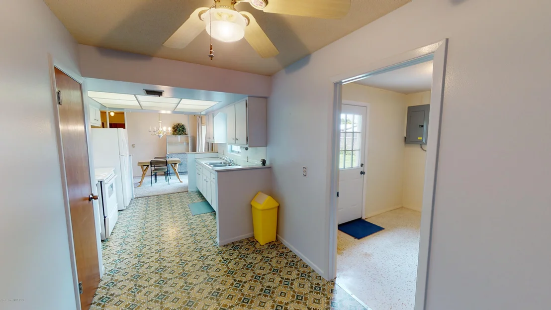 Photo of 566 Ford Circle E