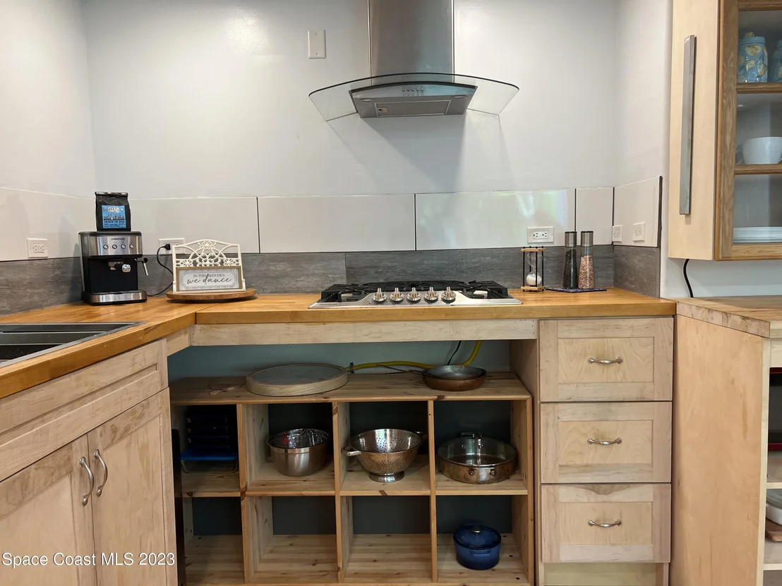Photo of 526 Sunset Boulevard