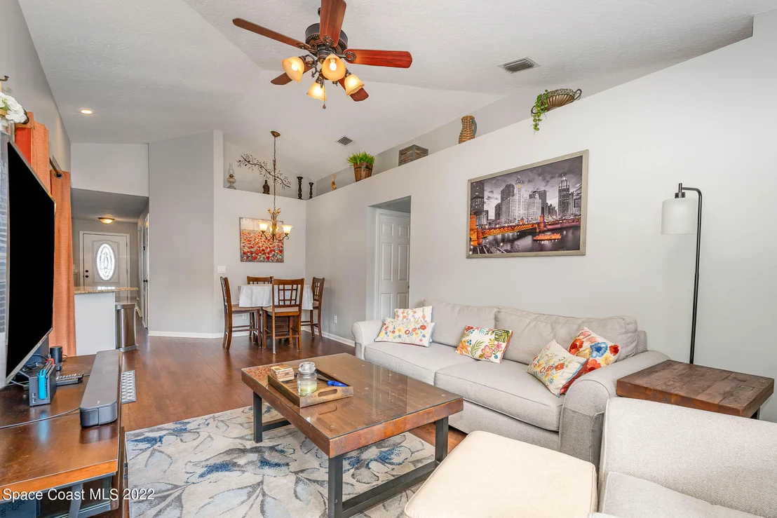 Photo of 4921 Buttonwood Drive