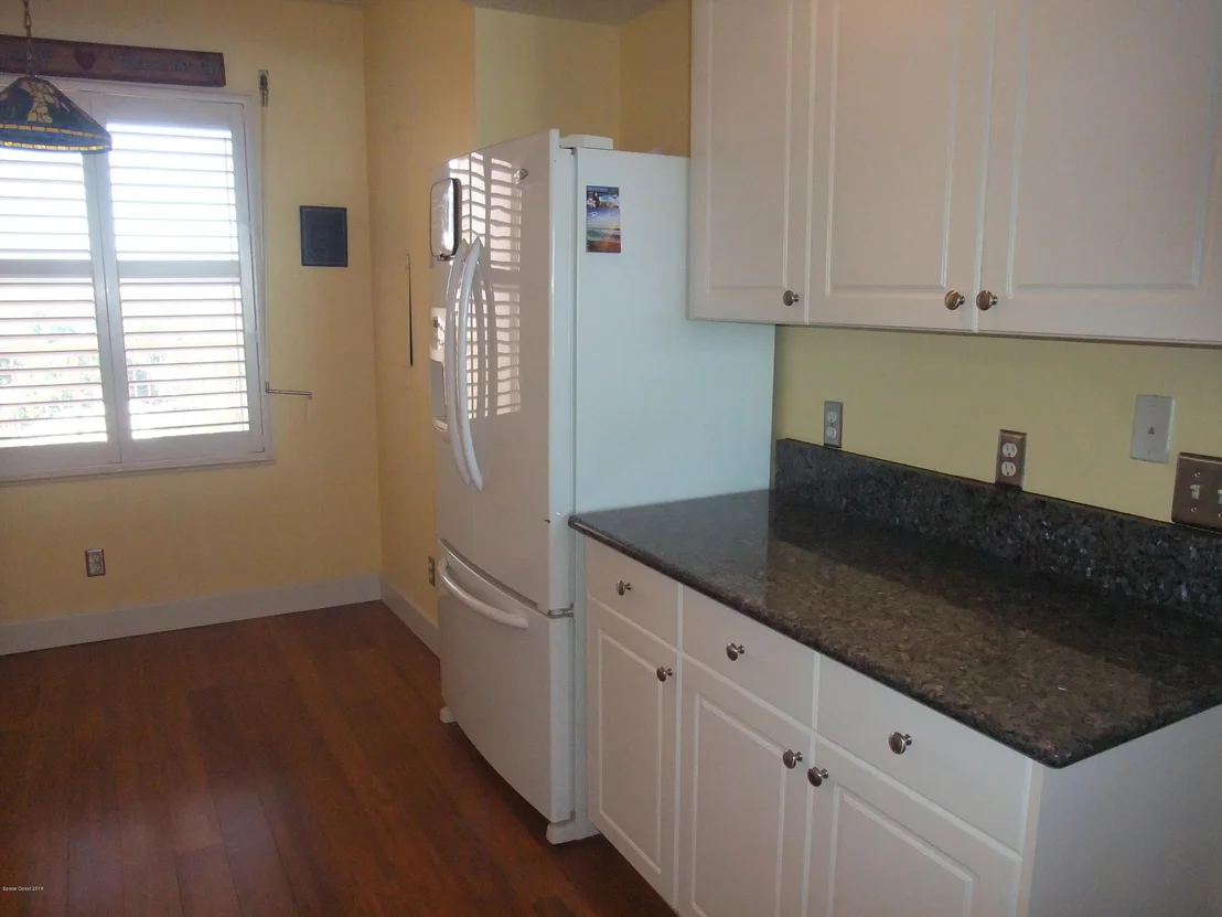 Photo of Unit 702 at 102 Riverside Drive