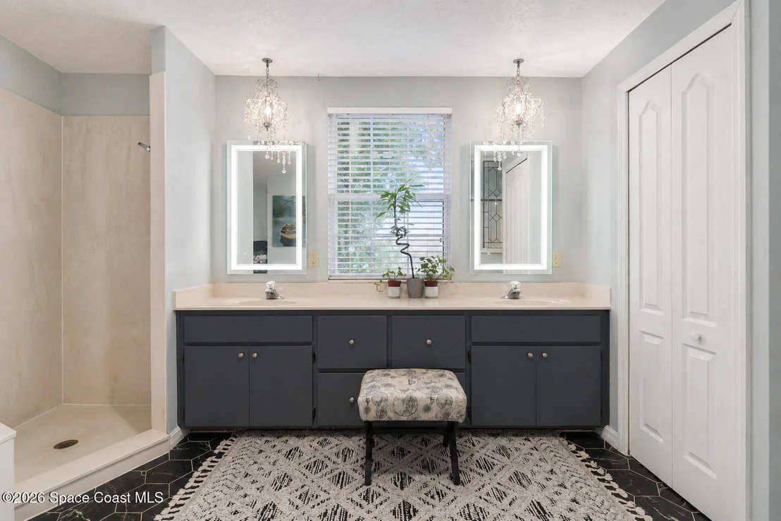 Photo of 4165 Heller Road