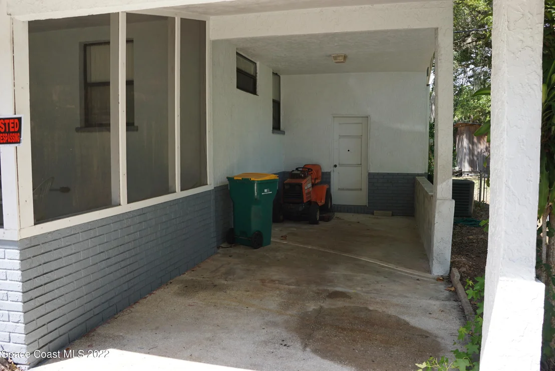 Photo of 5748 Lord Street