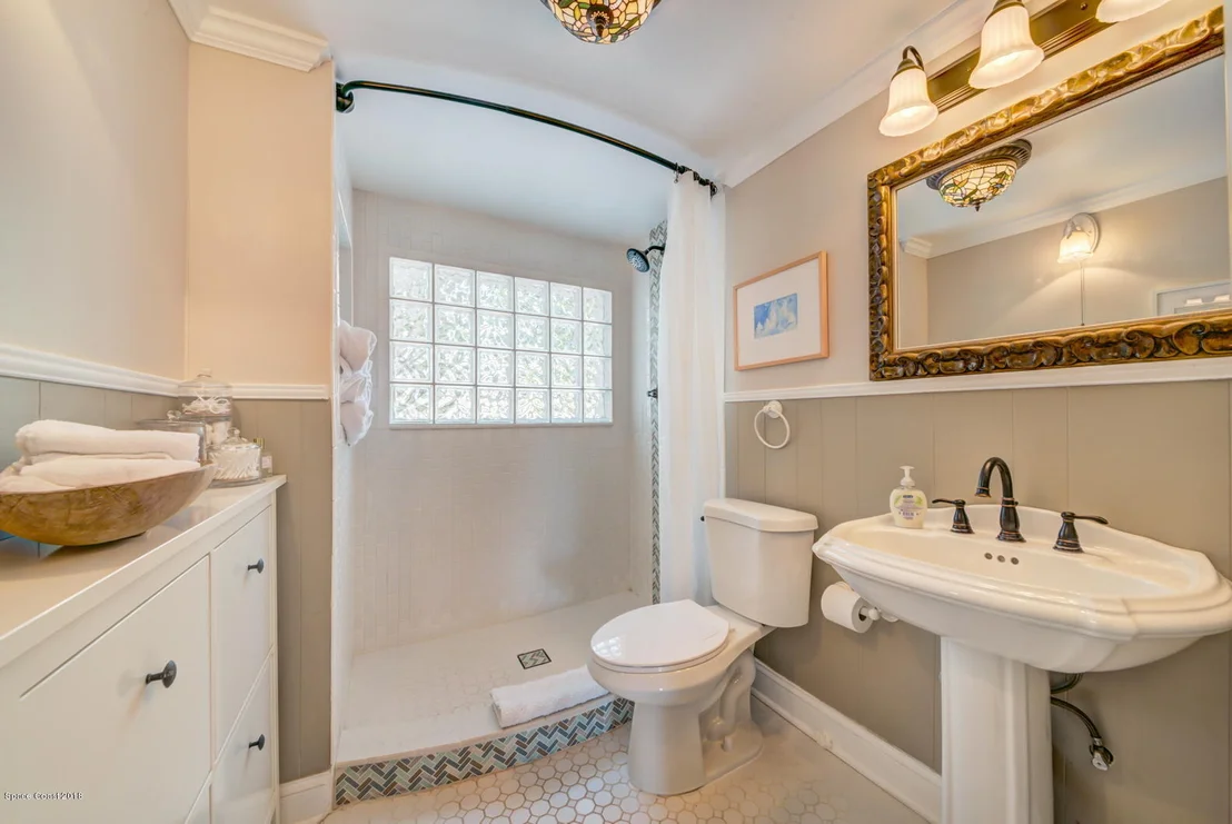Photo of 4013 Indian River Drive N