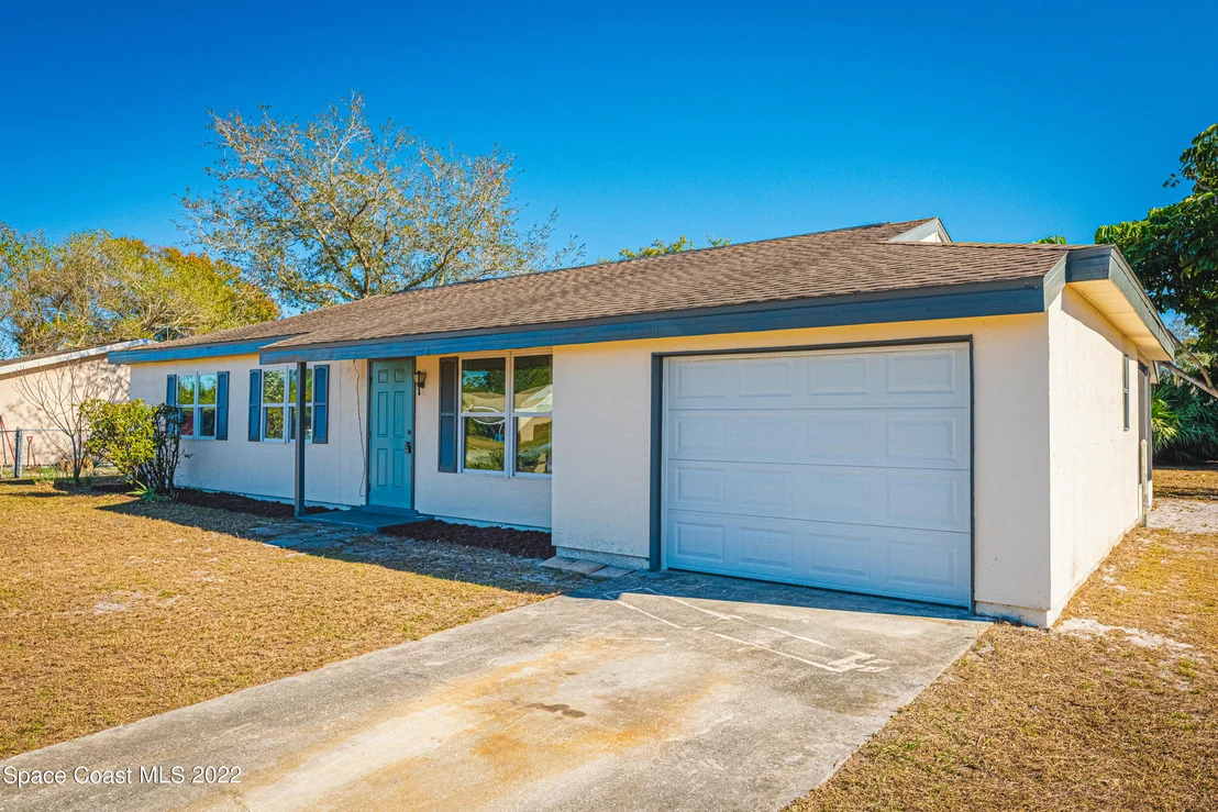 Photo of 1311 Mariposa Drive NE