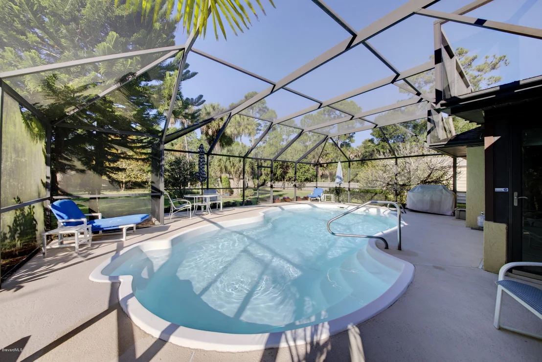 Photo of 1827 S Live Oak Drive