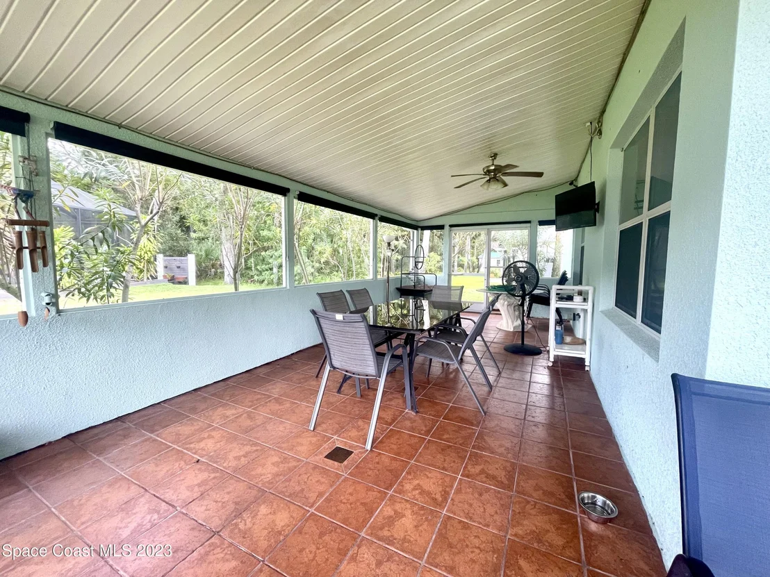 Photo of 471 Carley Lane