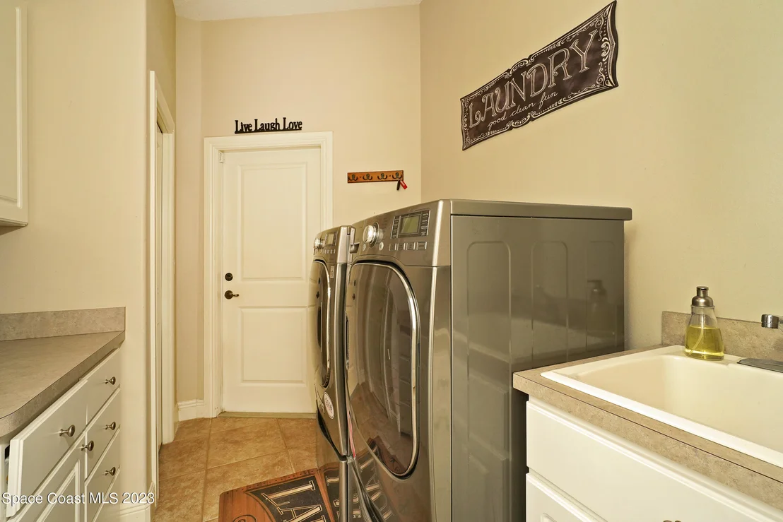 Photo of 2217 Royal Oaks Drive