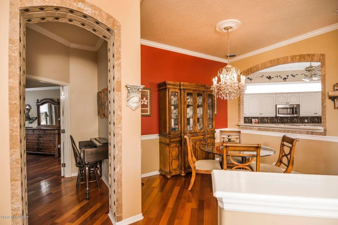 Photo of 943 Palm Brook Drive