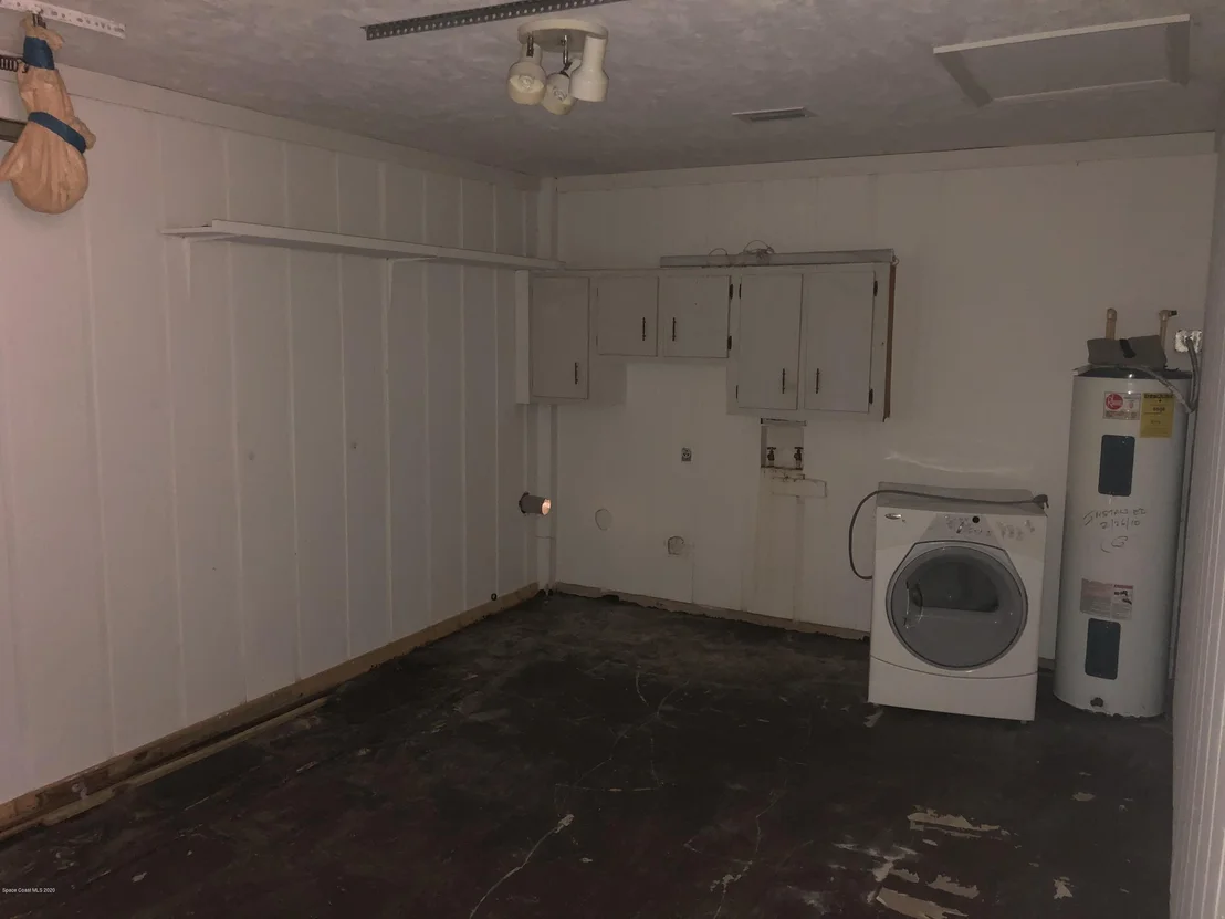 Photo of 3290 Edgewood Drive NE