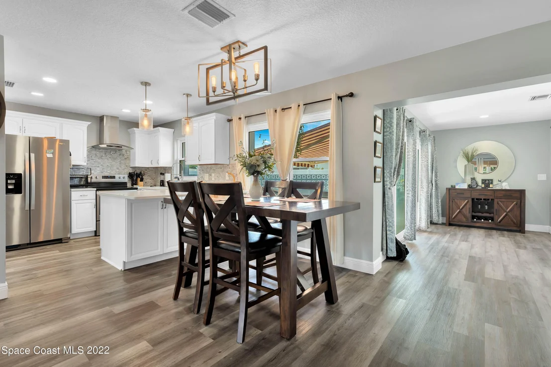 Photo of 886 Vance Circle NE
