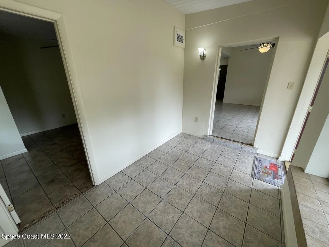 Photo of 2521 Vernon Drive NE