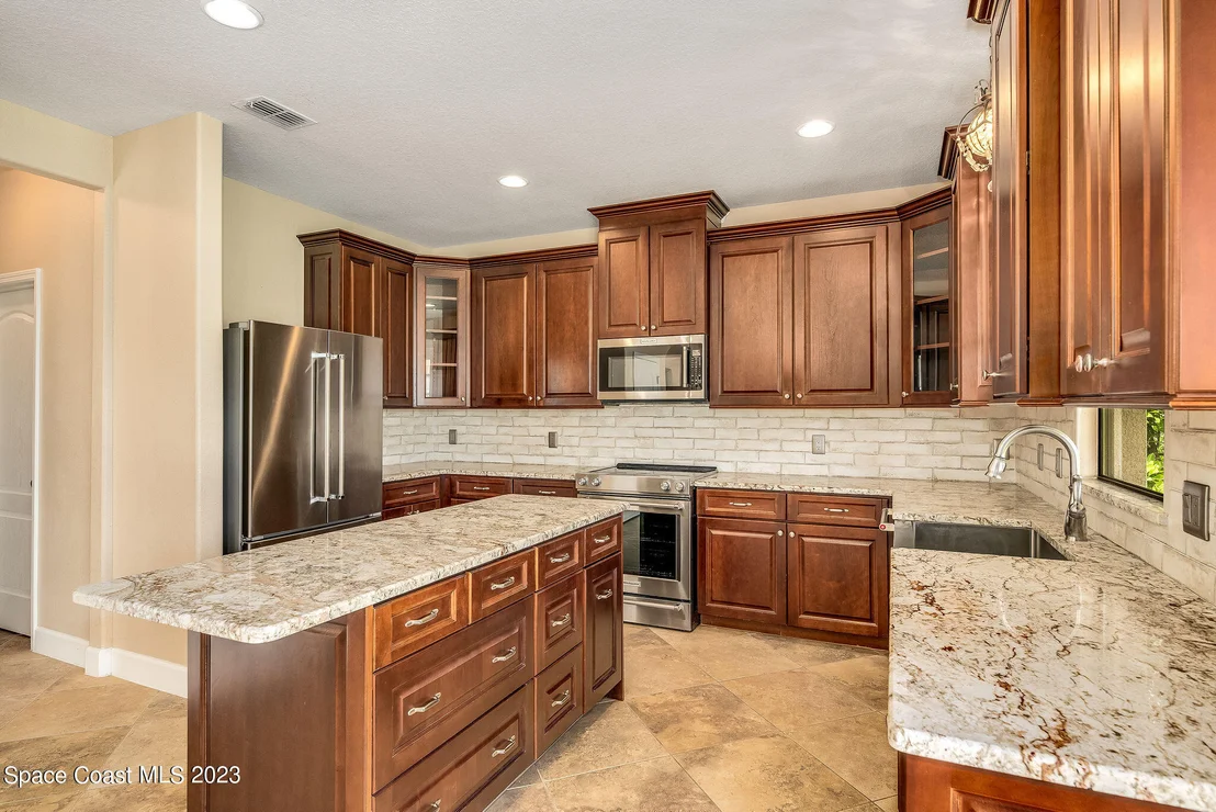 Photo of 609 Monterey Drive