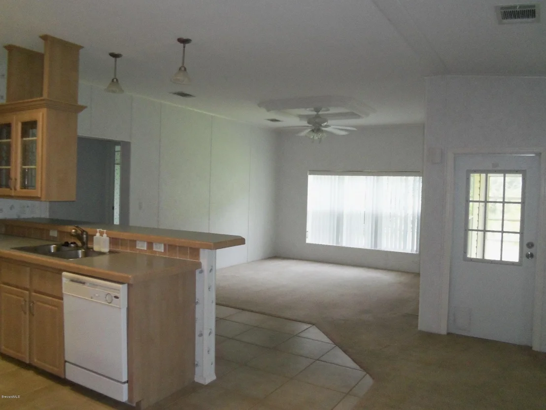 Photo of 475 Outer Drive