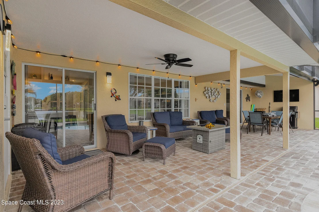 Photo of 321 Lake Victoria Circle