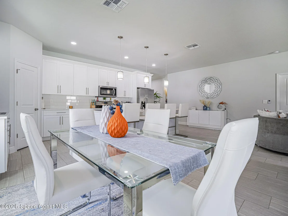 Photo of 3010 Eldron Boulevard SE