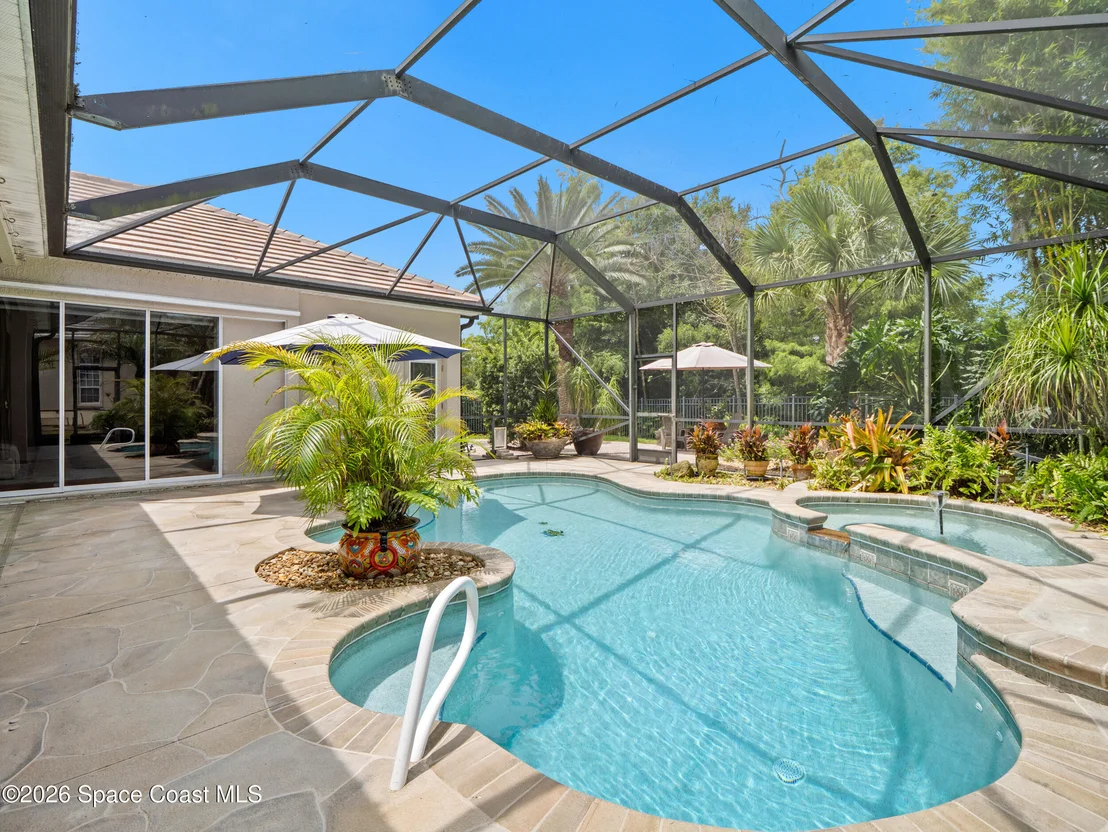 Photo of 992 Balmoral Way