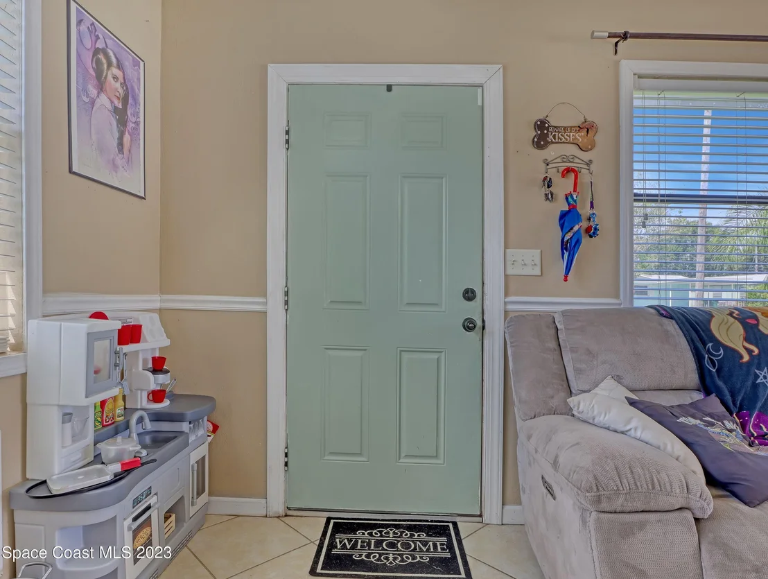 Photo of 695 Teak Drive