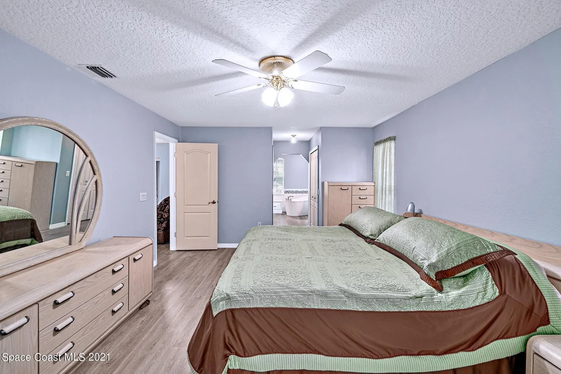 Photo of 1214 Walnut Grove Way