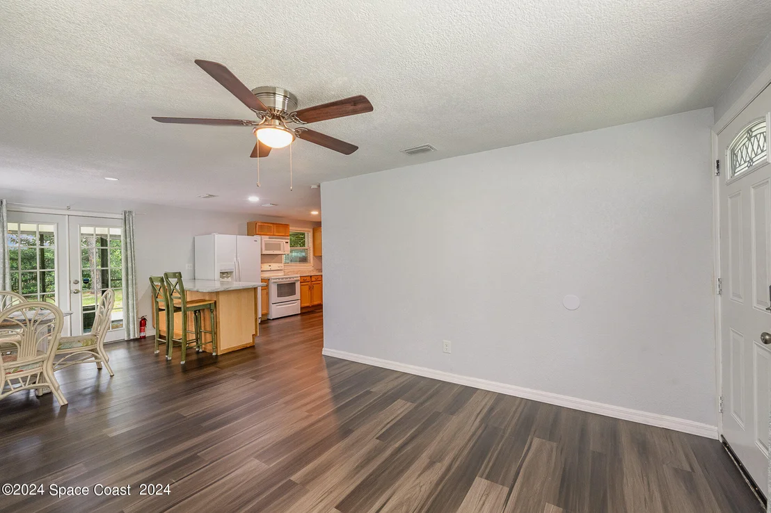 Photo of 6434 Cable Avenue