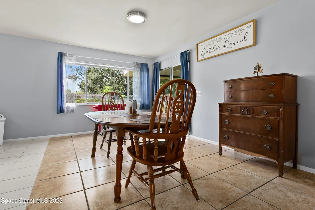 Photo of 1312 Ethel Circle NE