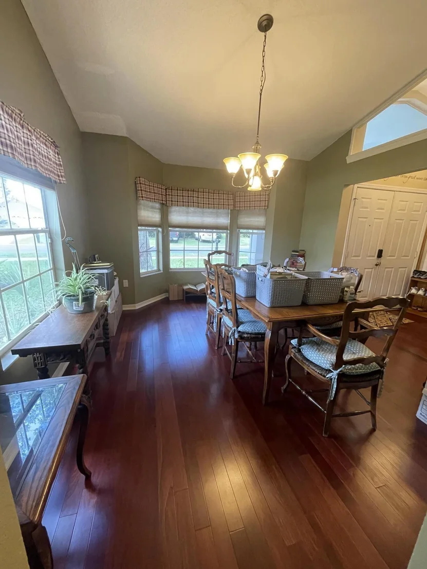 Photo of 1260 Meadowbrook Road NE
