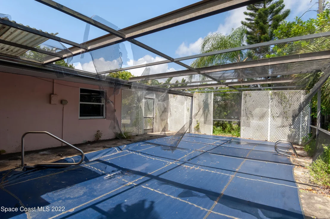 Photo of 722 Bianca Drive NE