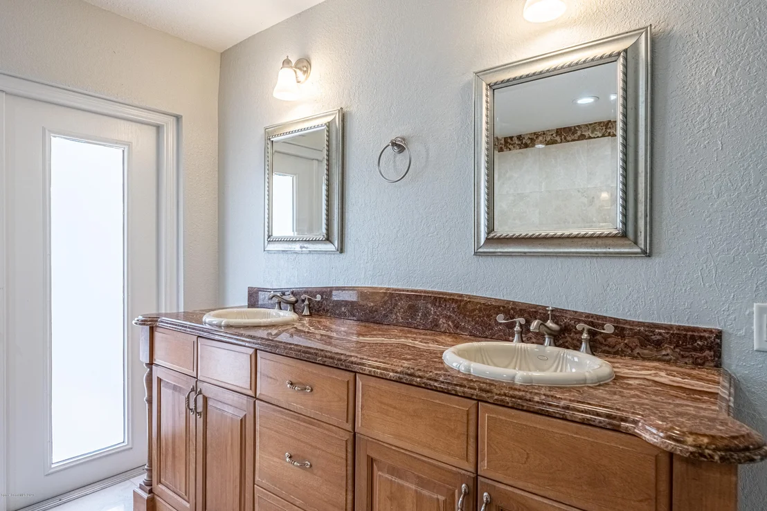 Photo of 4300 Pinewood Road