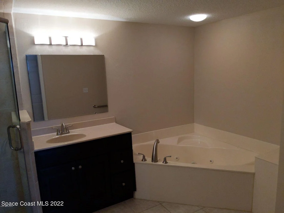 Photo of Unit 702 at 100 Riverside Drive